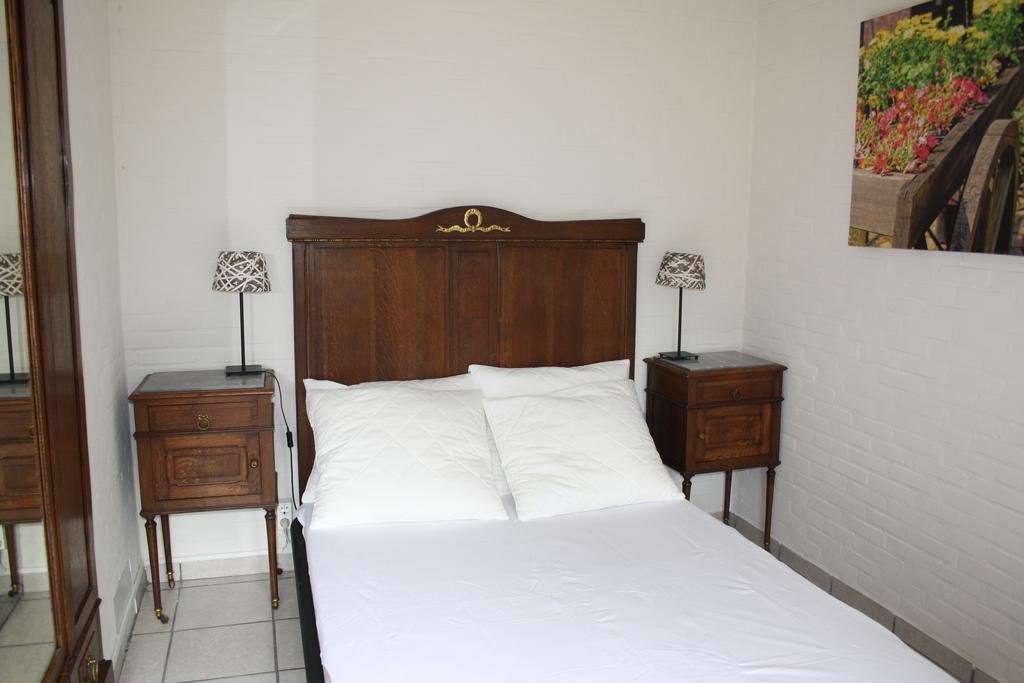 Biedermeier Born Room photo
